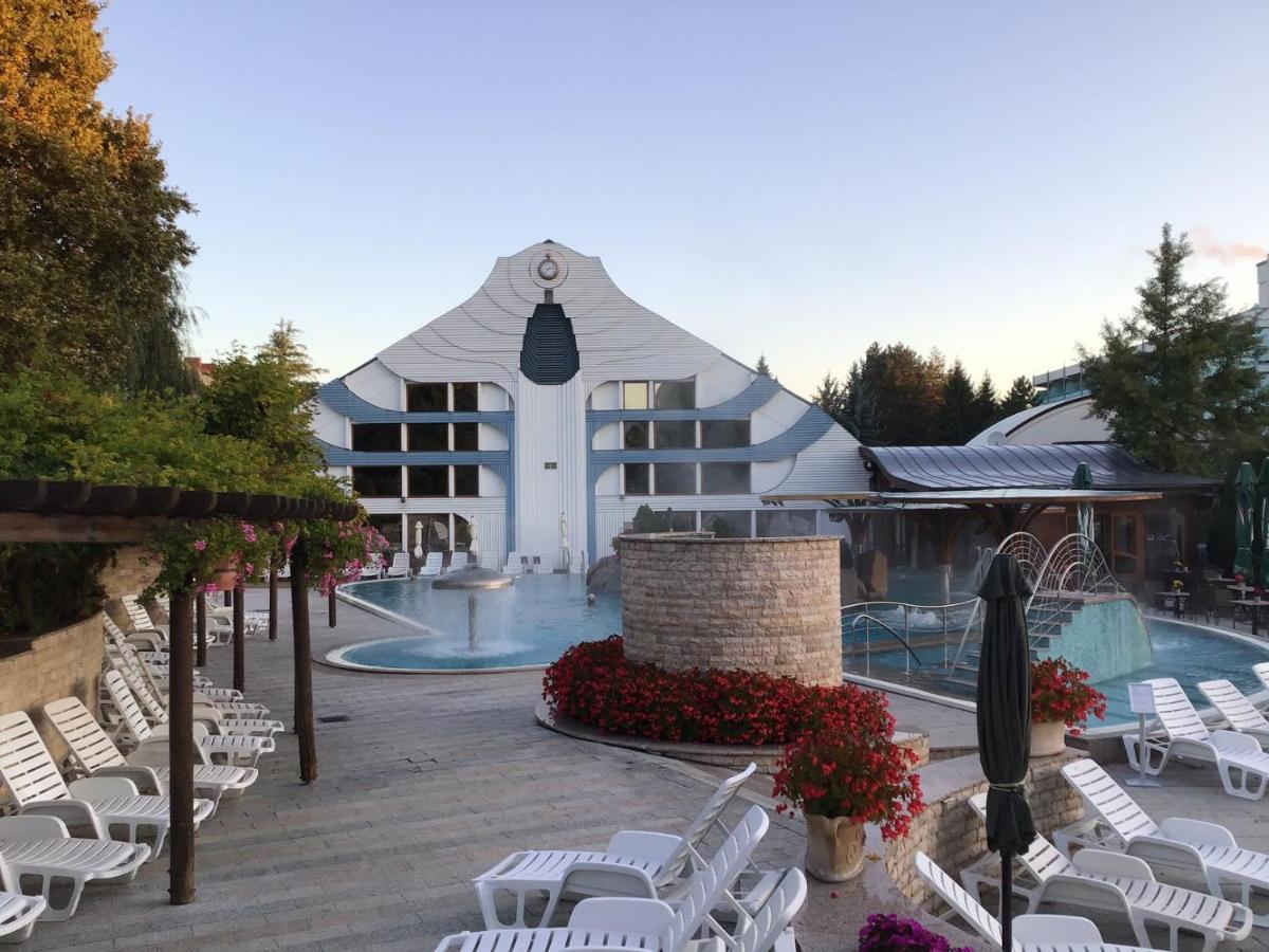 Spa Residence Carbona Hévíz - Relax, Sissi Apartmanok Exterior foto